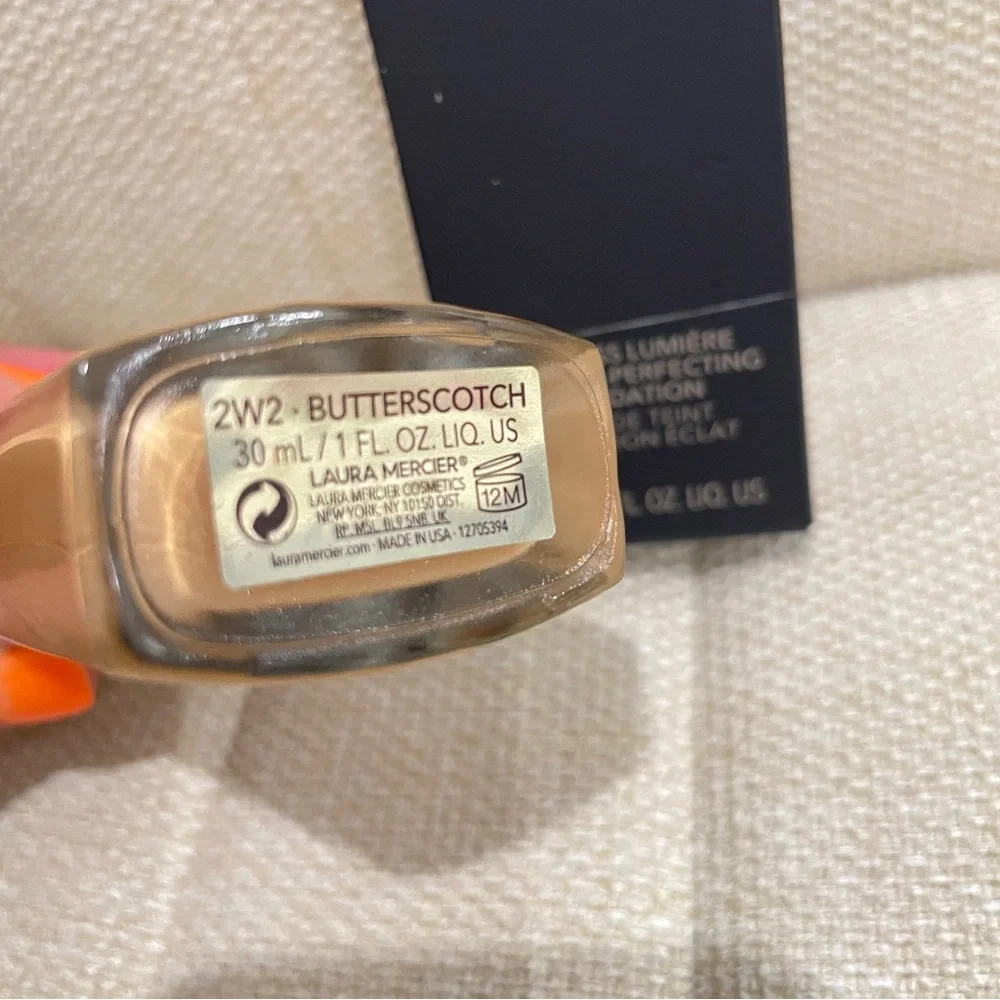 NEW Laura Mercier Flawless Lumiere Radiance-Perfecting 2W2‎ Butterscotch